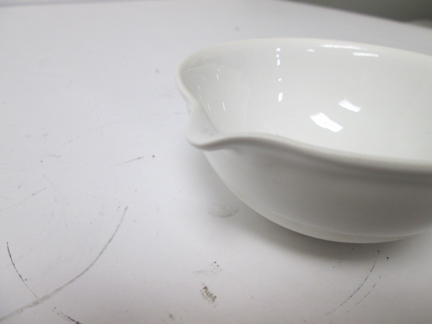 Used Lot of 6 Porcelain Evaporating Basins, Capacity: 120mL 4.05 oz, Diameter: 94mm