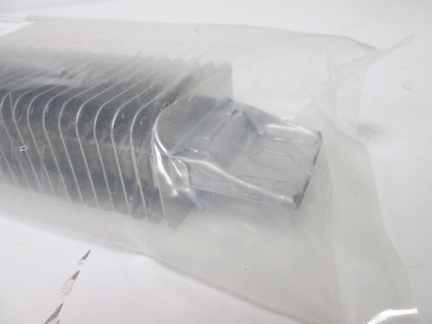 New Watlow SGA1J21AW4 Finned Strip Air Heater, Wattage: 500W, Voltage: 240VAC