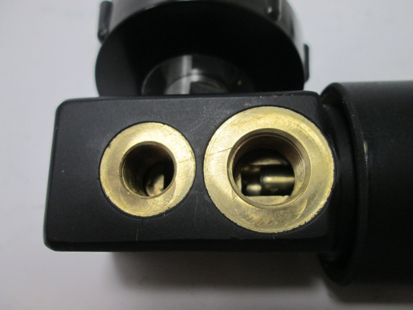 Used North Safety Equipment Reducer Regulator With Buddy Breathing Fitting And Gauge