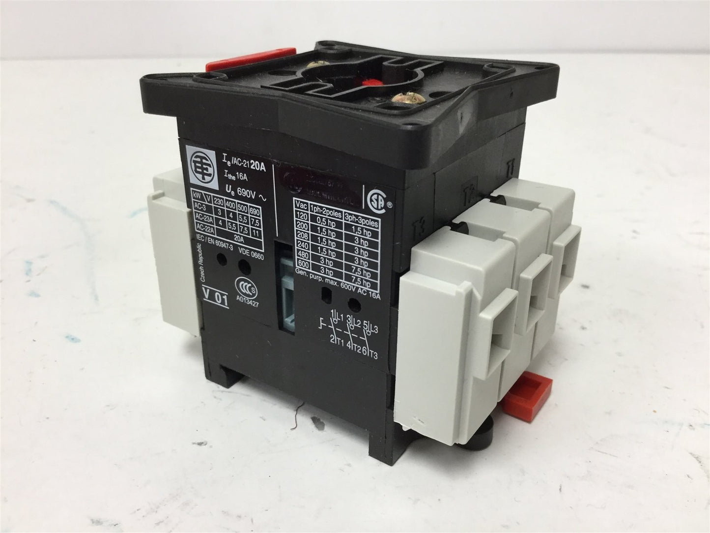 New Telemecanique VBF01 Disconnect Switch, 3-Pole, Rating: 16A 690VAC