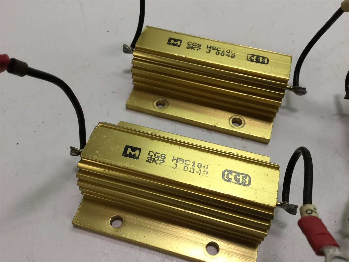 Used Lot of 4 TE Connectivity CGS HSC100 2K7J 2.7K Ohm 100 Watt 5% Power Resistors