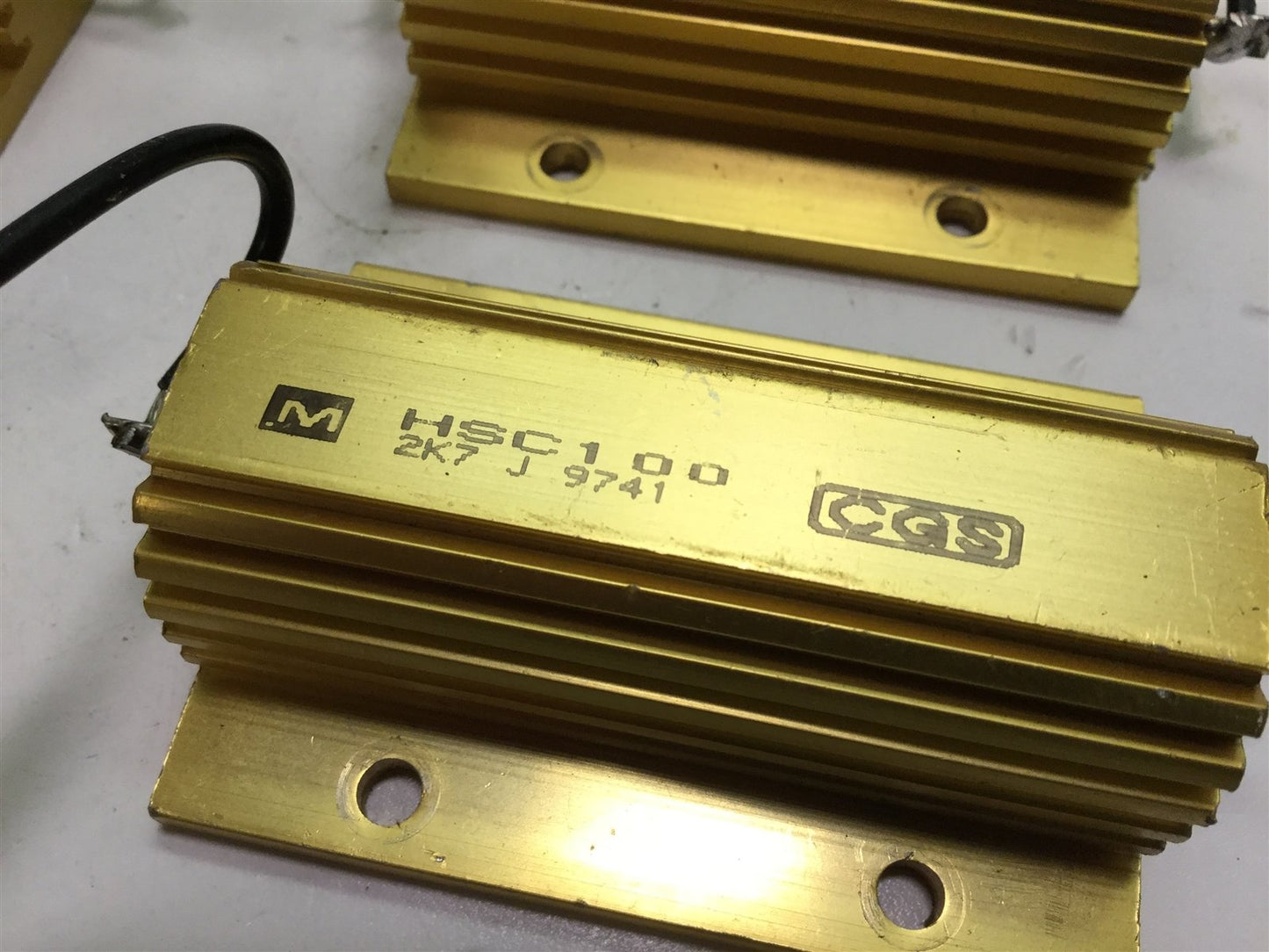 Used Lot of 4 TE Connectivity CGS HSC100 2K7J 2.7K Ohm 100 Watt 5% Power Resistors