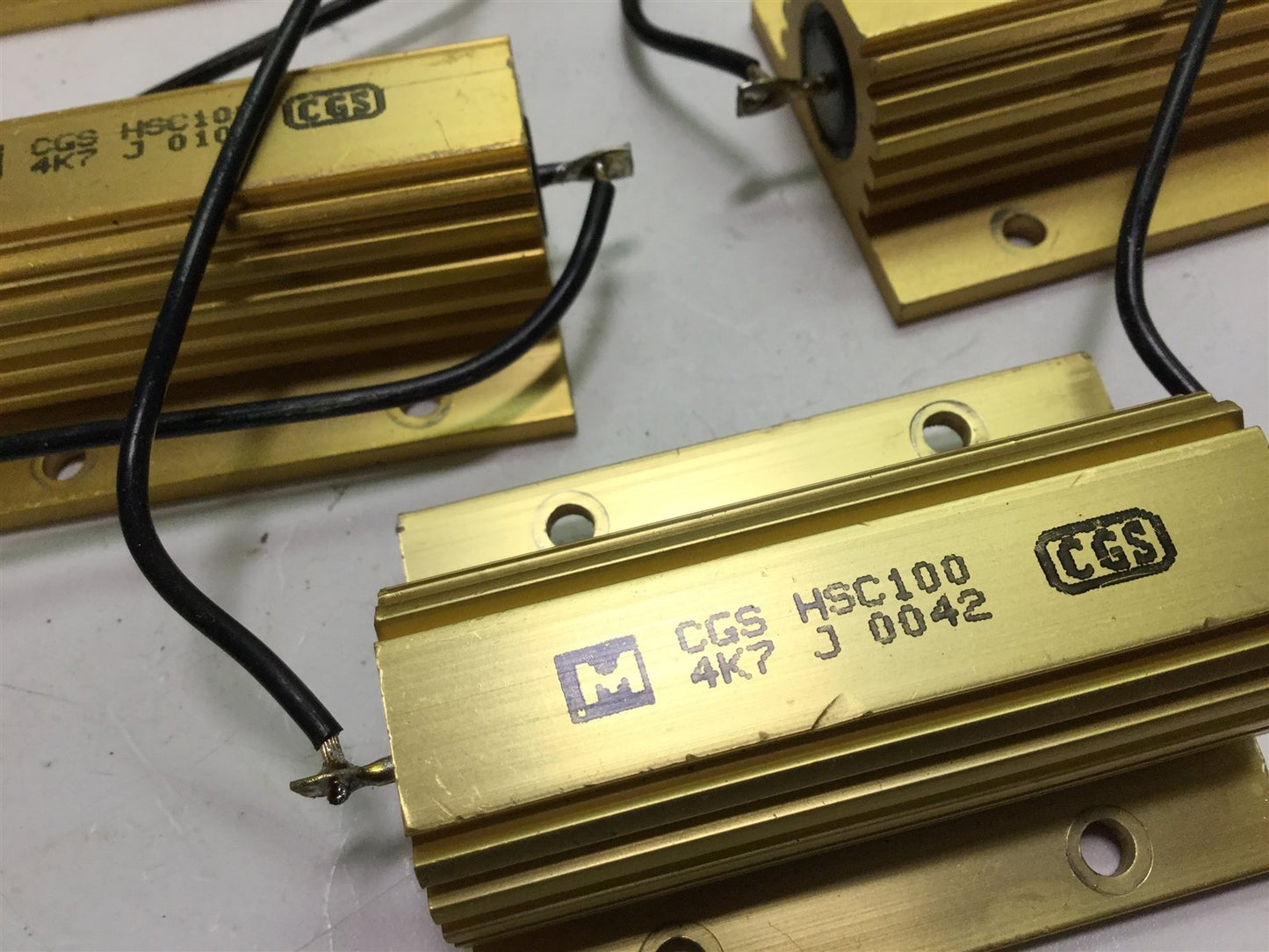 Used Lot of 7 TE Connectivity CGS HSC100 4K7J 4.7K Ohm 100 Watt 5% Power Resistors