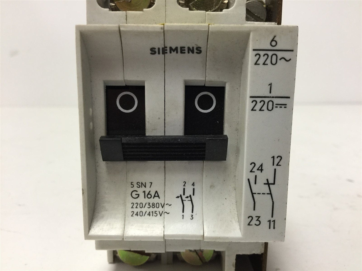 Used Siemens 5SX7 G16A Circuit Breaker, 2-Pole, Rating: 16A 220-240/380-415VAC
