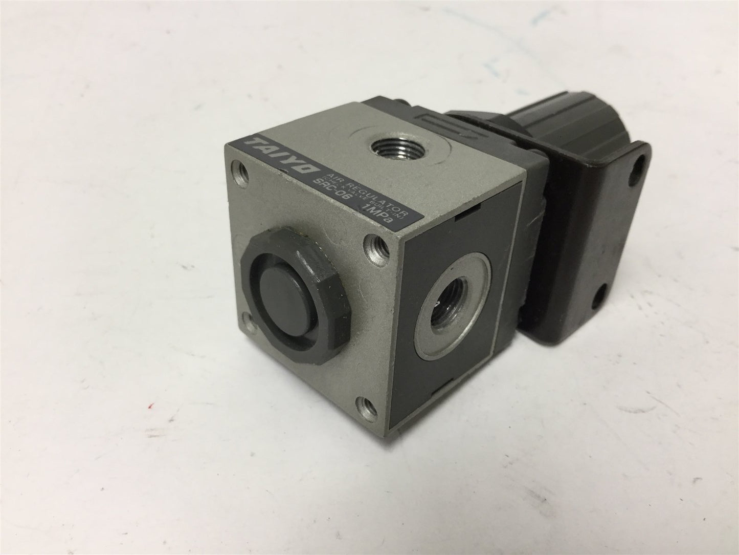 Used Taiyo SRC-06 Pneumatic Regulator With Built-in Check Valve, Pressure: 1MPa