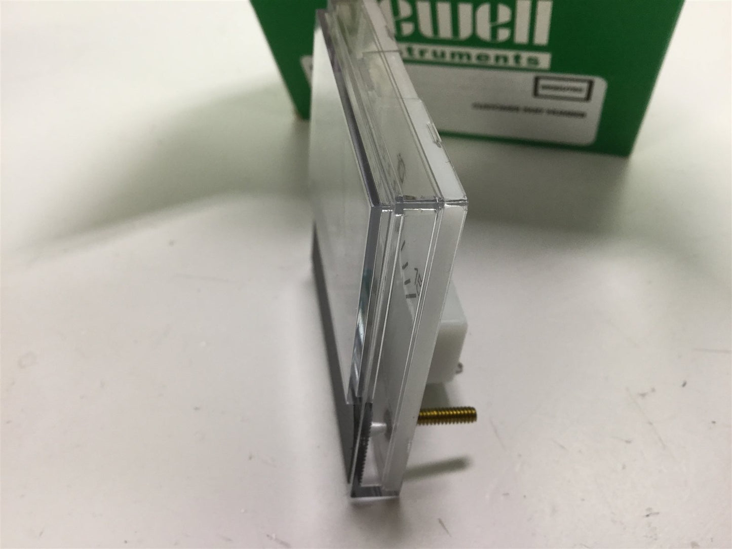 New – Open box New Jewell Instruments MSQ-DVV-015-U DC Voltage Panel Meter, Range: 0-15VDC