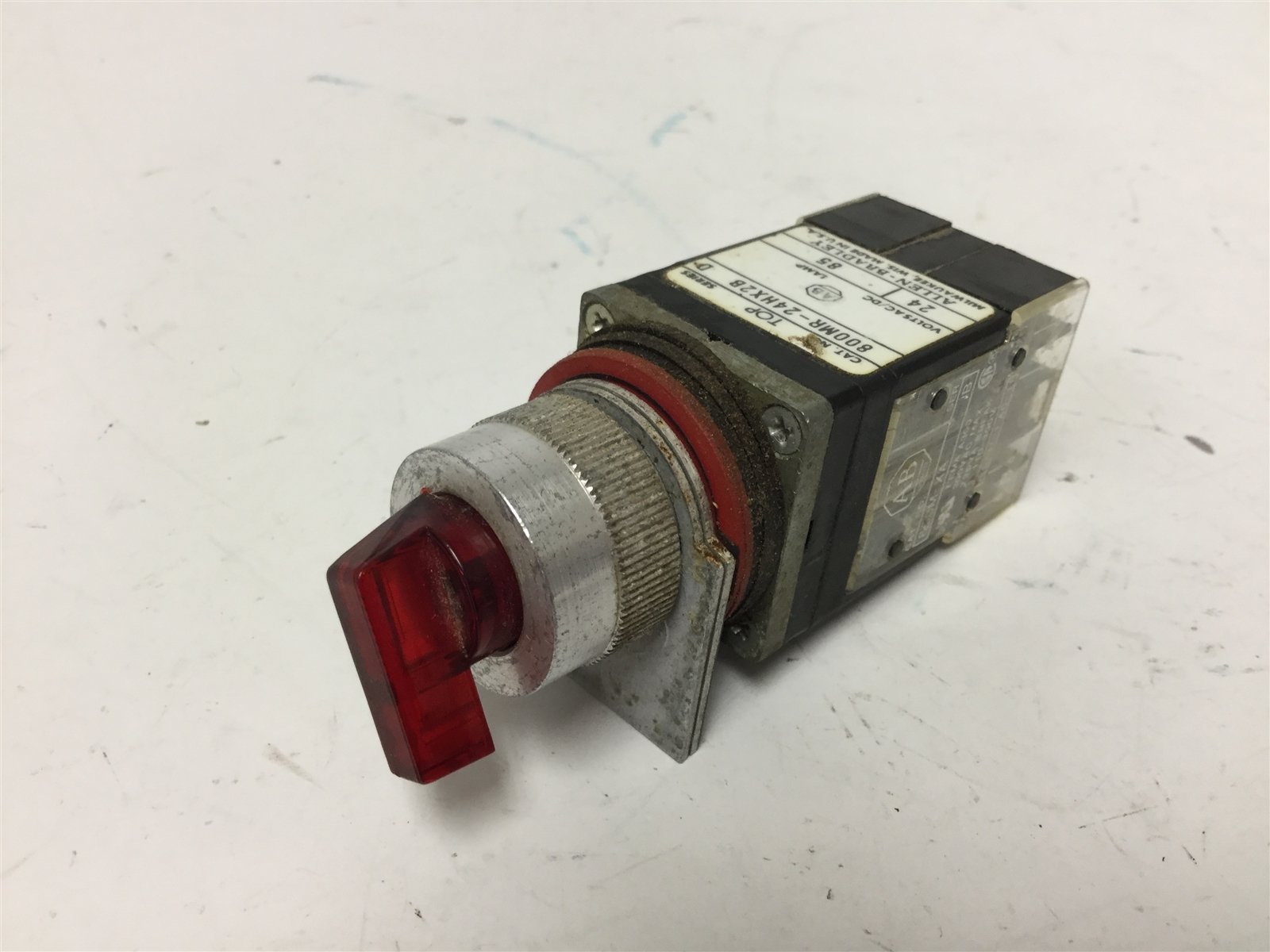 Allen Bradley 800MR-24HX2B Red Lighted Selector Switch, With 800M-XA C ...