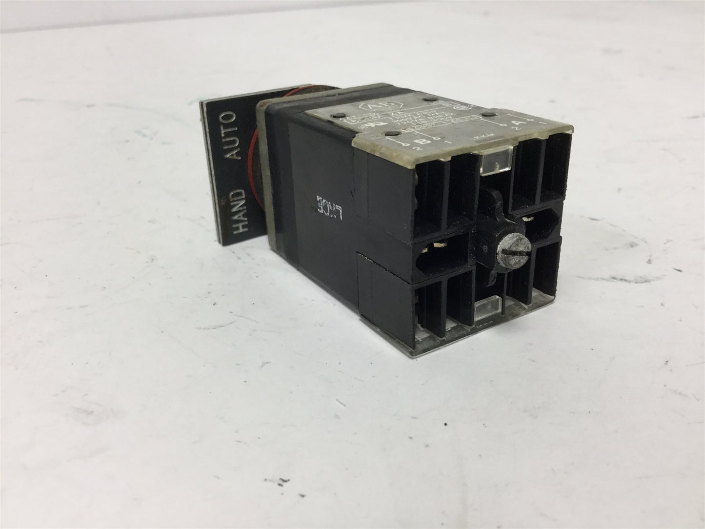 Used Allen Bradley 800MR-24HX2B Red Lighted Selector Switch, With 800M-XA Contacts