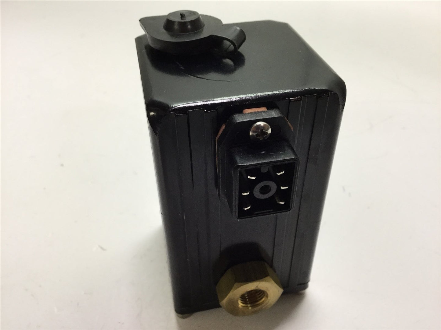 New – Open box Proportion-Air QB2TFEE235 Pneumatic Control Valve, Ports: 1/8" NPT, 0-50psi