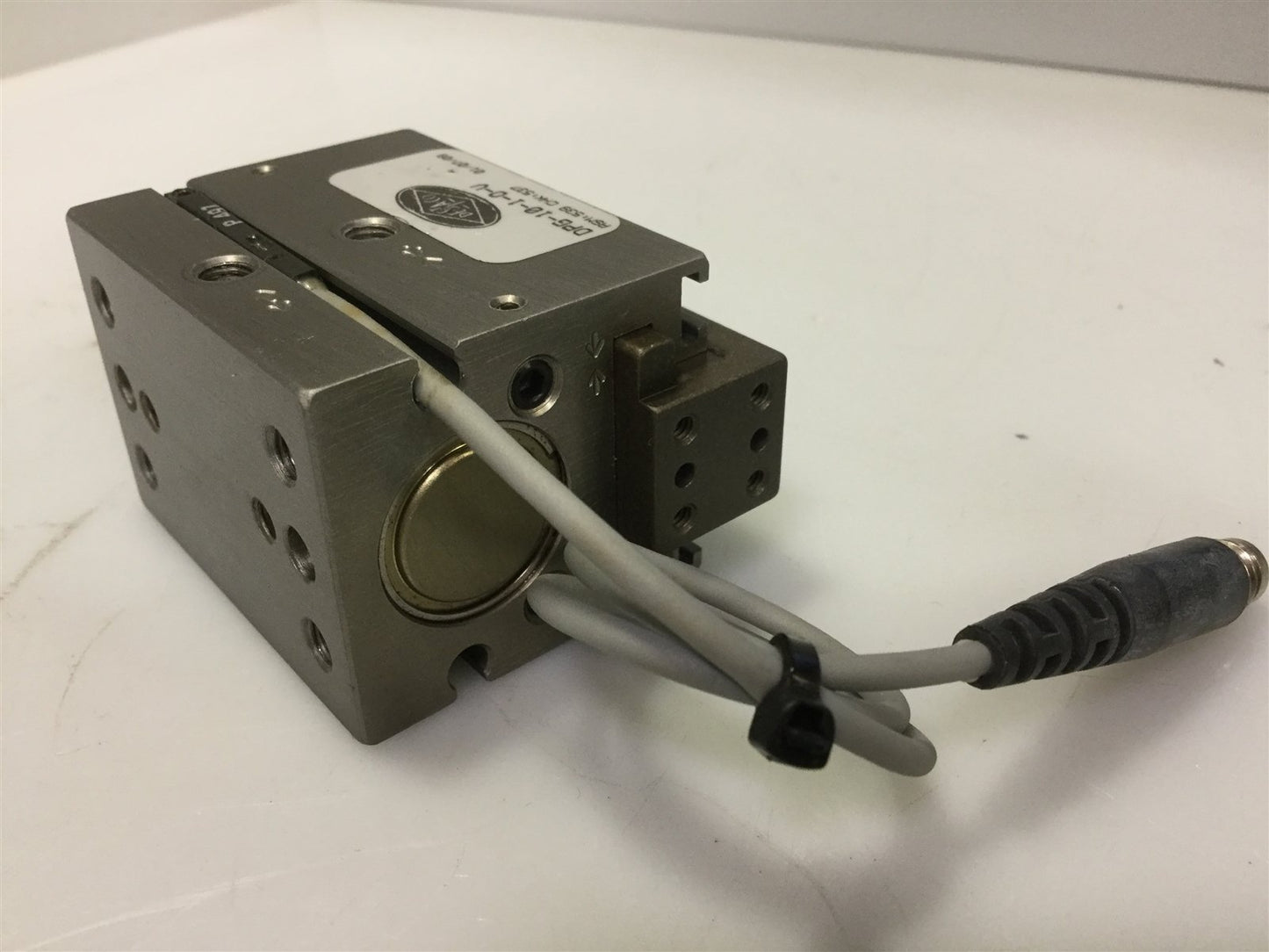 Used De-Sta-Co DPG-10-1-O-V Direct Connect 2-Jaw Parallel Gripper 1/4"-Stroke 50Lbf