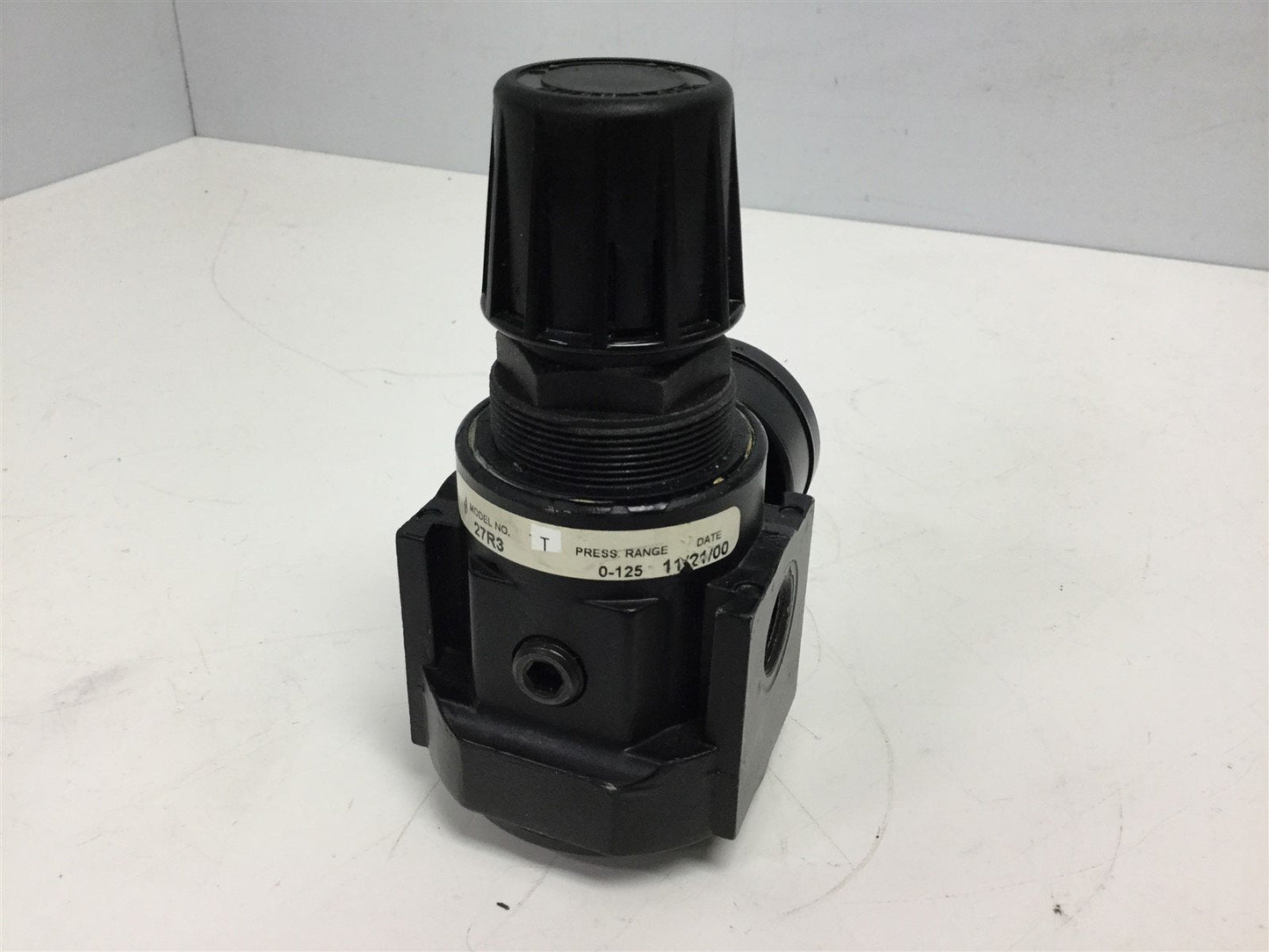 Used Coilhose Pneumatics 27R3 Regulator w/ Pressure Gauge, Ports: 3/8" NPT, 0-125 Psi