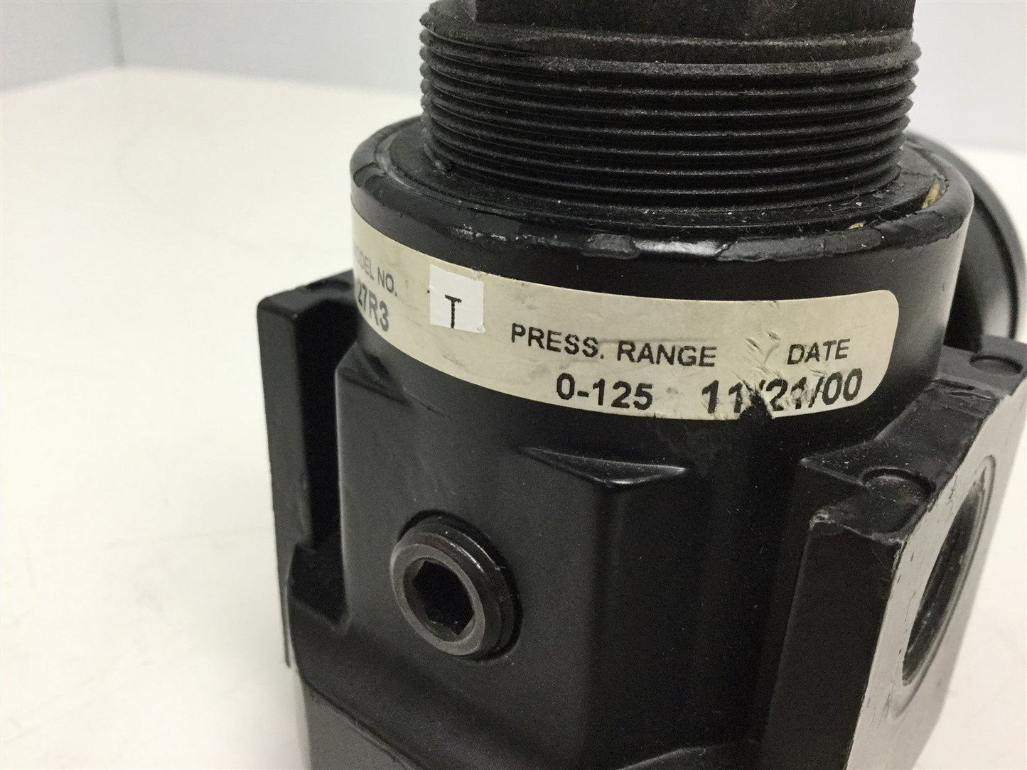 Used Coilhose Pneumatics 27R3 Regulator w/ Pressure Gauge, Ports: 3/8" NPT, 0-125 Psi