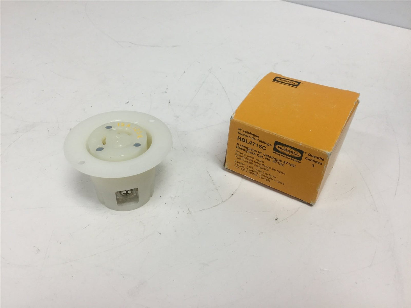 New Hubbell HBL4714C  Flanged Nylon Receptacle Twist-Lock Insulgrip 15A 125V