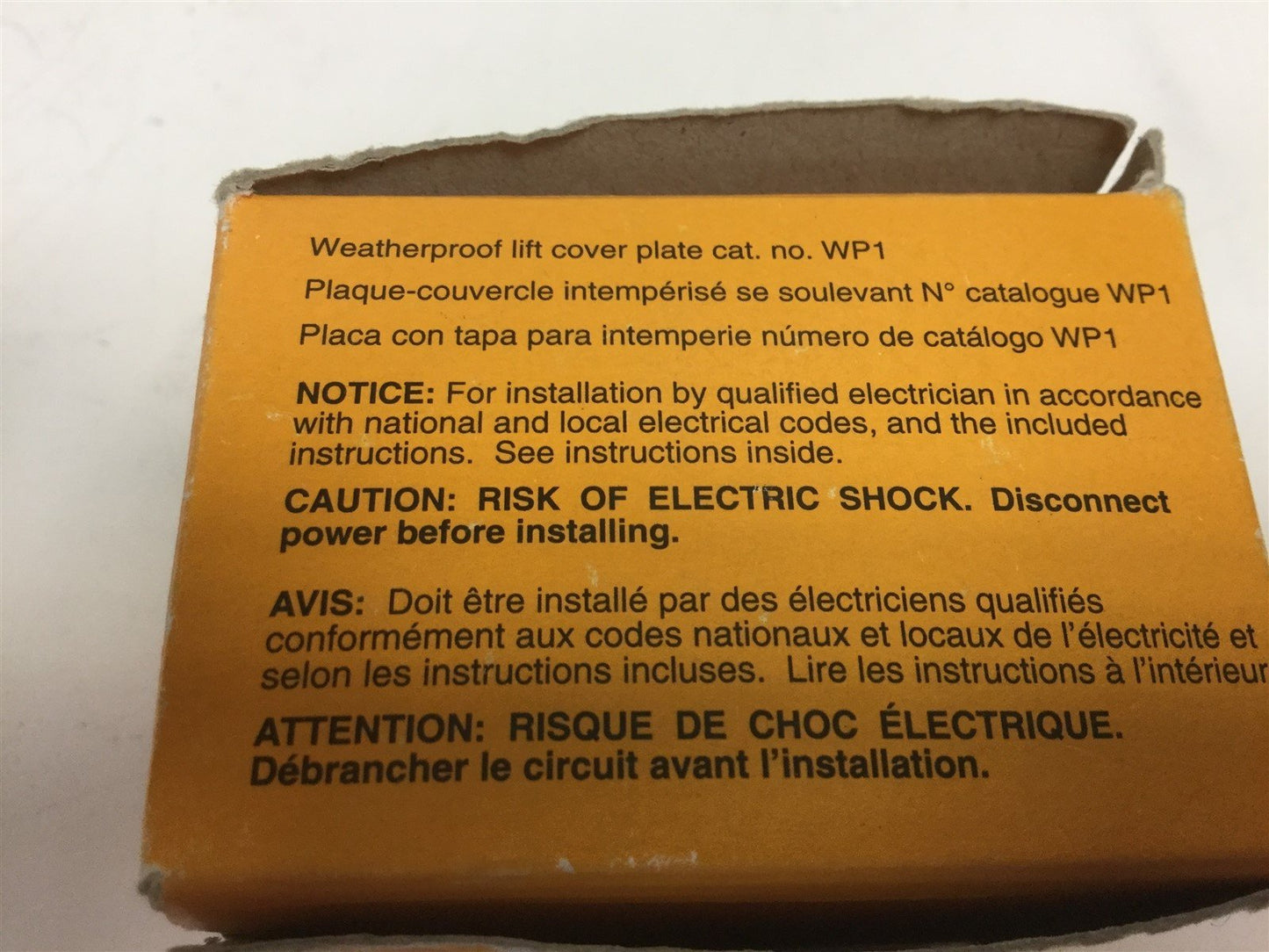 New Hubbell HBL4714C  Flanged Nylon Receptacle Twist-Lock Insulgrip 15A 125V