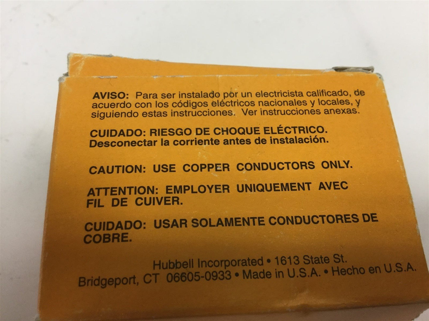 New Hubbell HBL4714C  Flanged Nylon Receptacle Twist-Lock Insulgrip 15A 125V