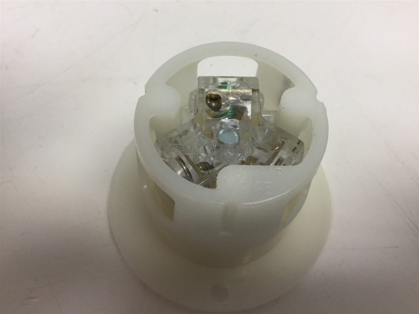 New Hubbell HBL4714C  Flanged Nylon Receptacle Twist-Lock Insulgrip 15A 125V