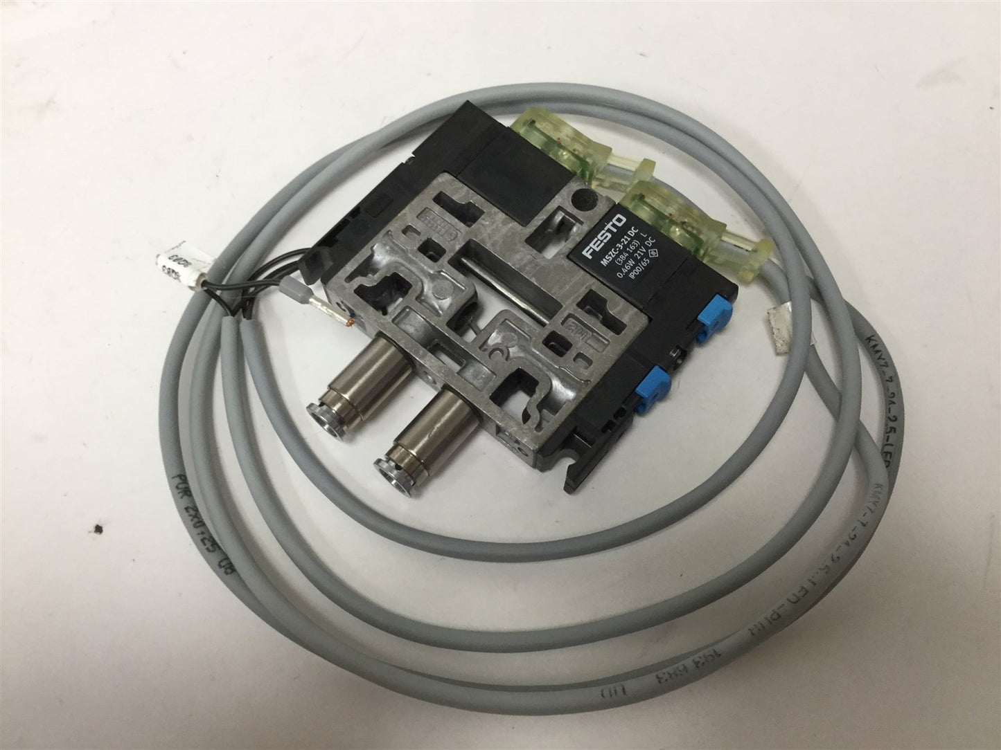 Used Festo CPV10-VI Valve Set, With 185880 Solenoid Valve, Voltage: 21VDC, 145psi Max