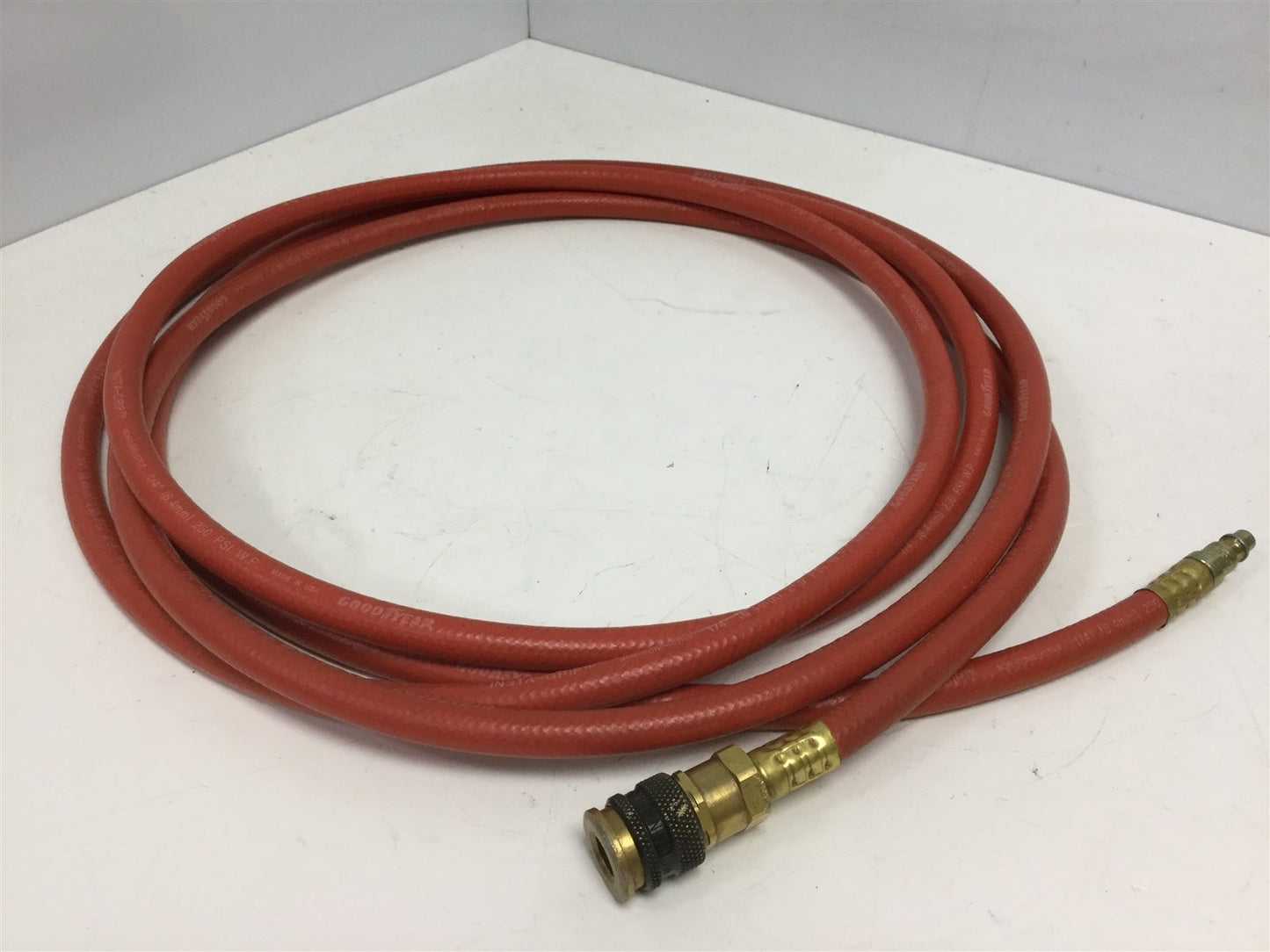 Used Good-Year Insta-Grip Pneumatic Hose Non-Conductive 1/4' (6.4mm) 250 PSI W.P.