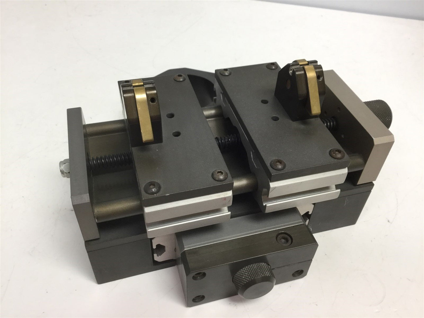 Used Dual Axis Converging Stage, Clamp Shaft Diameter: 58mm, 2-2/3mm Per Rotation