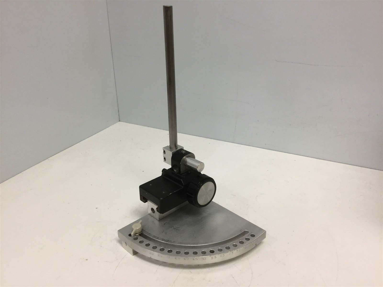 Rotating Rod Stand With Linear Position Slide, 90 Deg of Movement, Hei ...