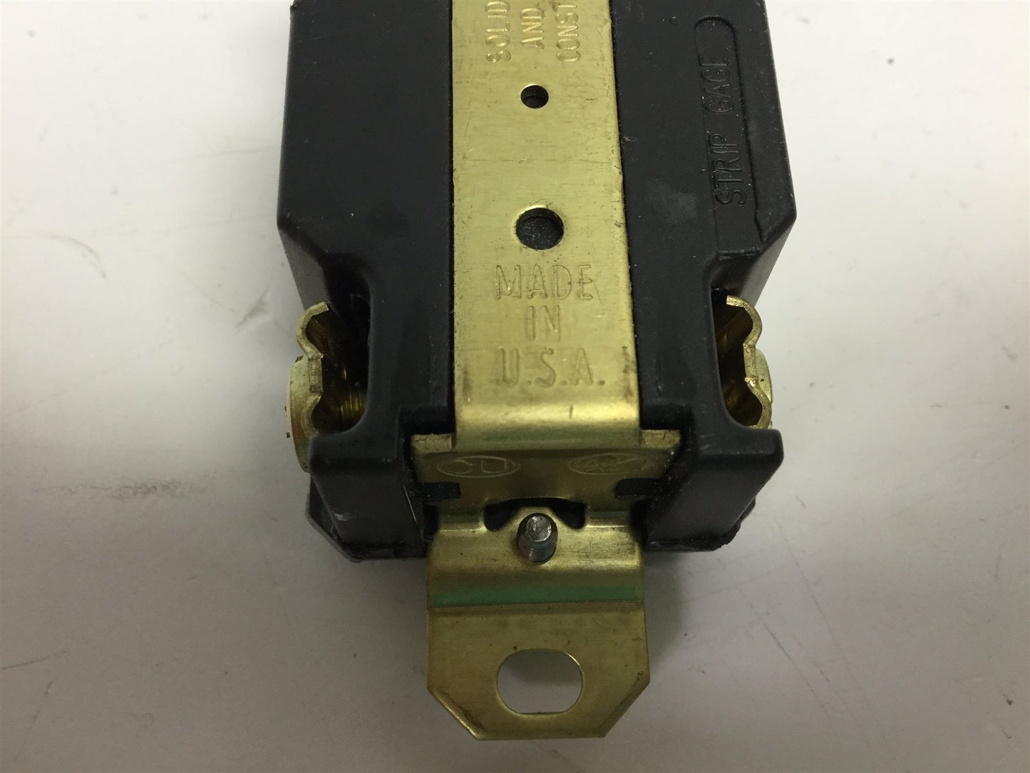 Used WC596/77-1 Turnlok Receptacle, Voltage: 250VAC, Amperage: 30 A, 2-Phase 3-Pole