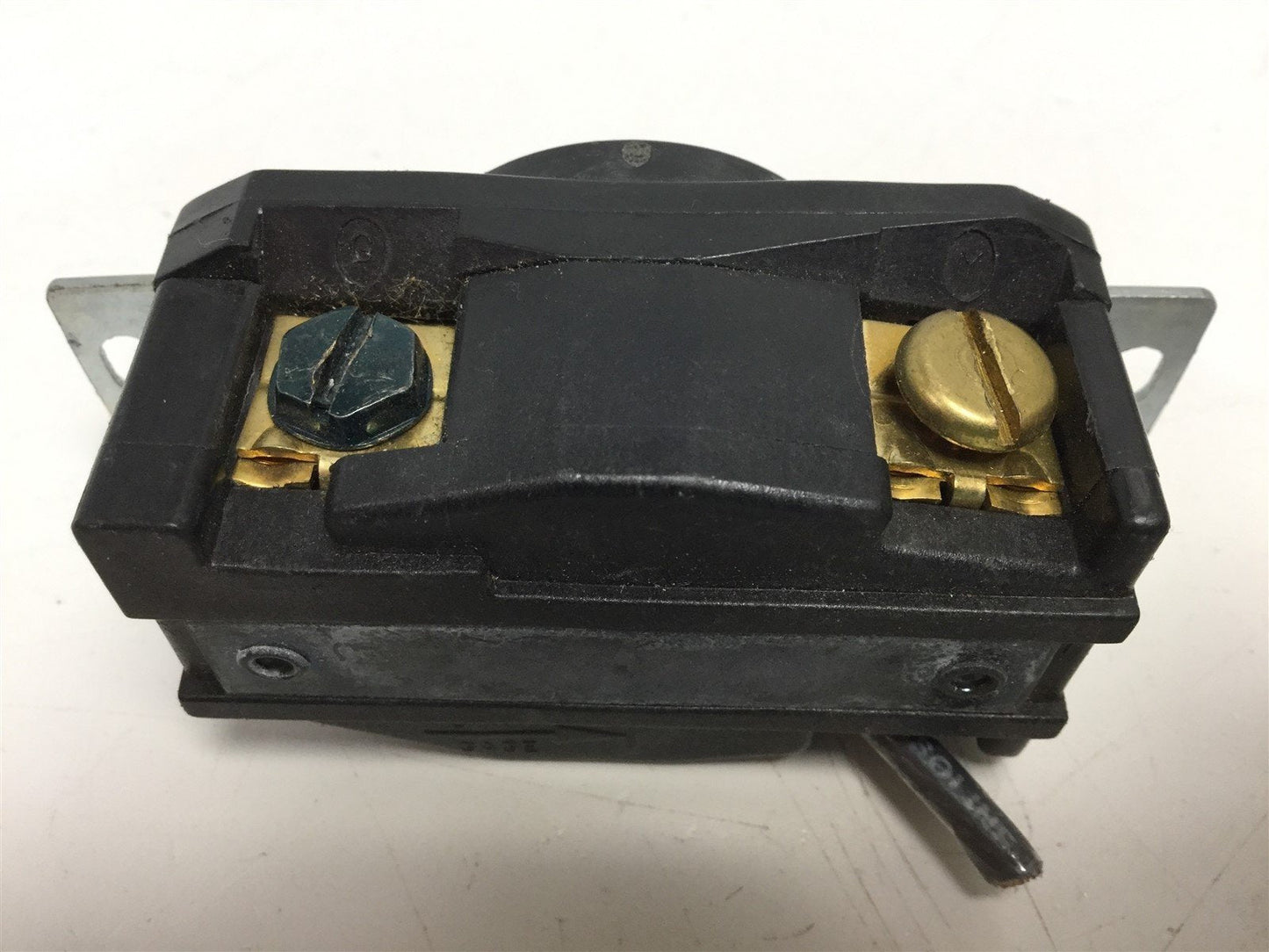 Used Arrow Hart-Lock Receptacle Nema L6-30 Voltage: 250 VAC, Current: 30A, 3-Pole