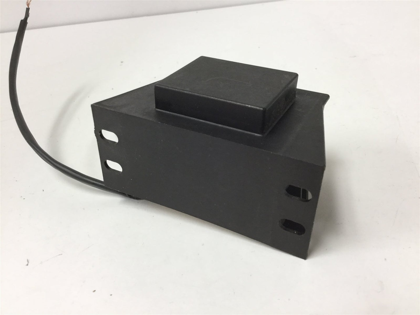 Used THS Transformatorenbau 270-VR6005 Transformer, Pri: 230V 0.13A, Sec: 24VAC 0.91A