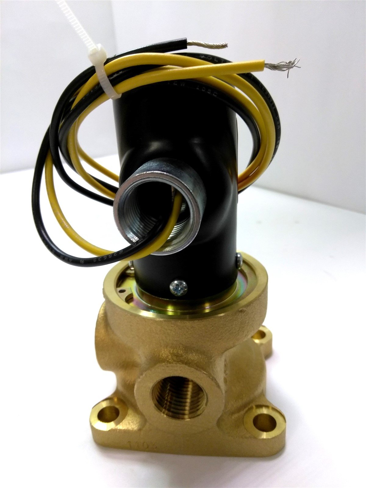 New – Open box Humphrey 500AE1 3 10 Electric Solenoid Valve, 0 -125 psi, 1/2" NPT, 24V DC