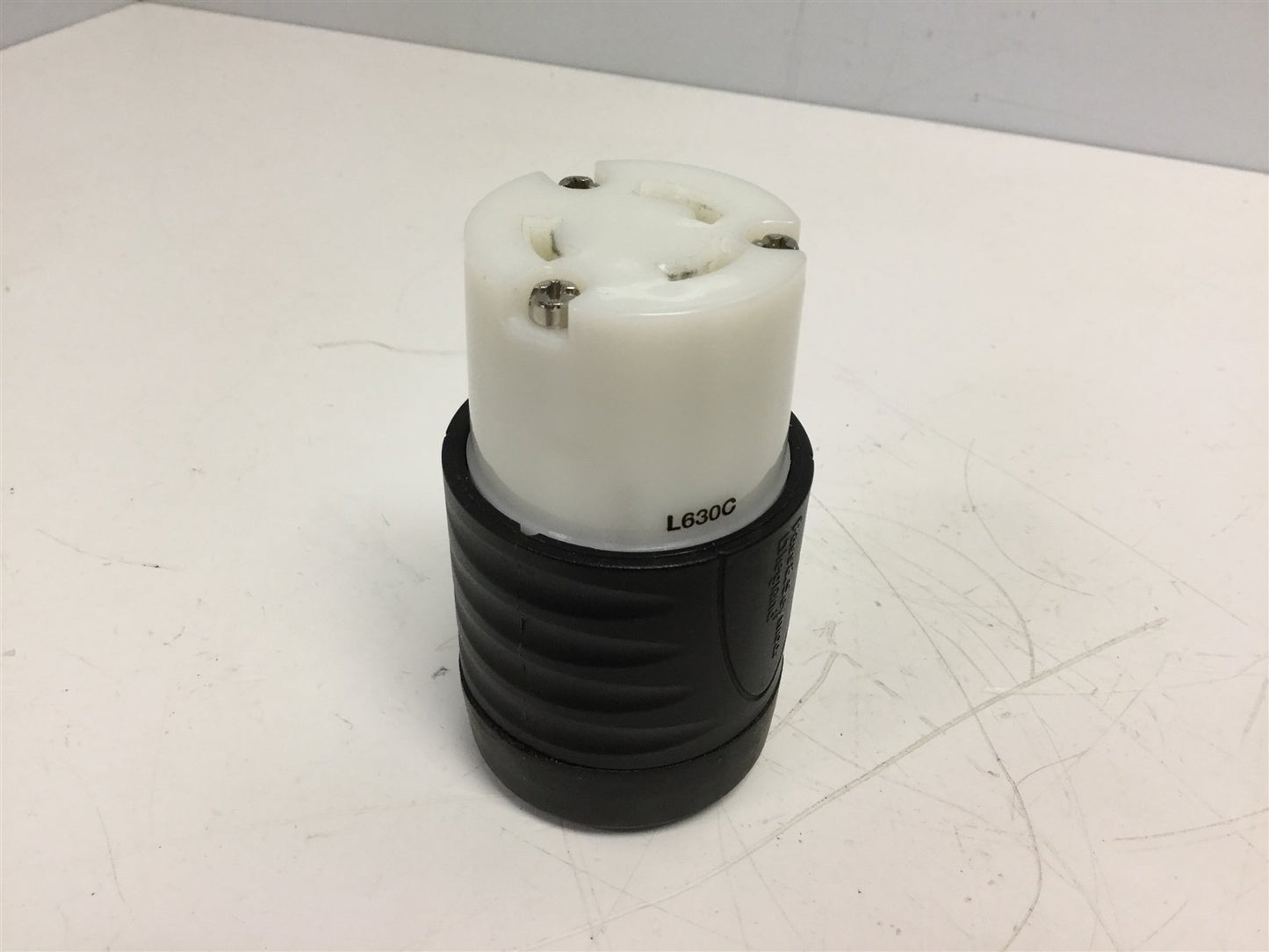 Used Pass & Seymour L630 Female Turnlok Amperage: 30A Voltage: 250 V IP20 Nema L6-30R