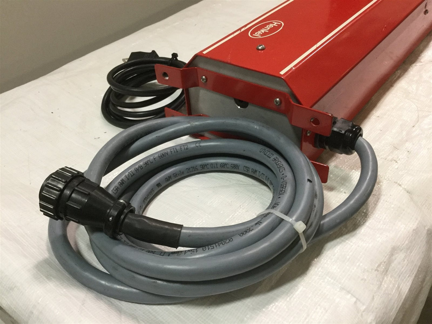 Used Loctite 98378 Posi-Link Actuator 5-25 w/ Handheld Dispensing Head 90-260VAC