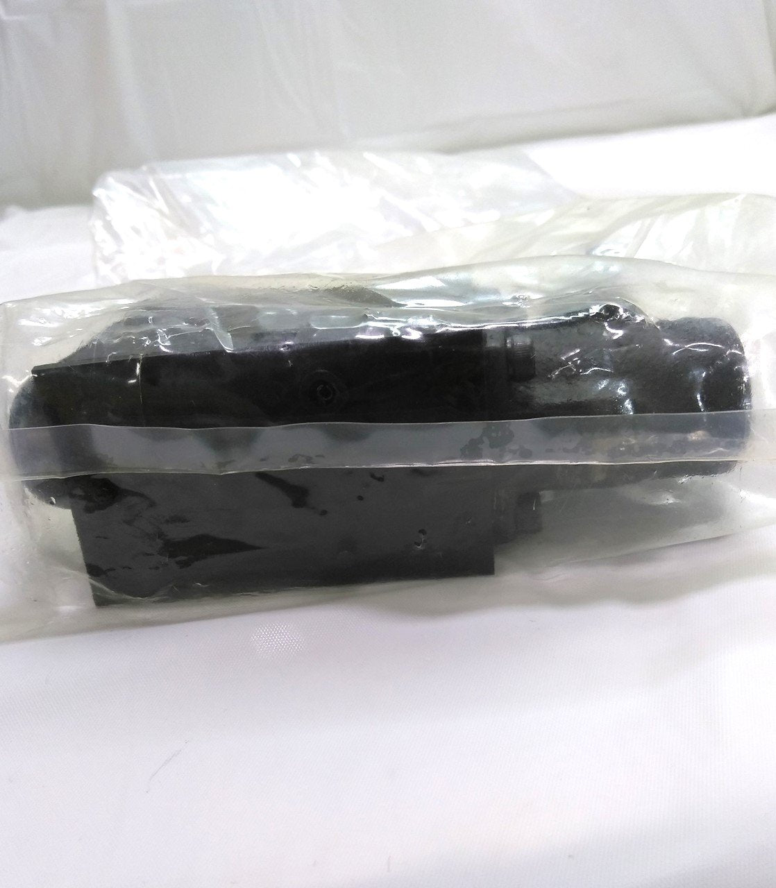 New Parker D1VL4NV Direct Operated Control Valve, CETOP 03, NFPA D03, 5000 PSI