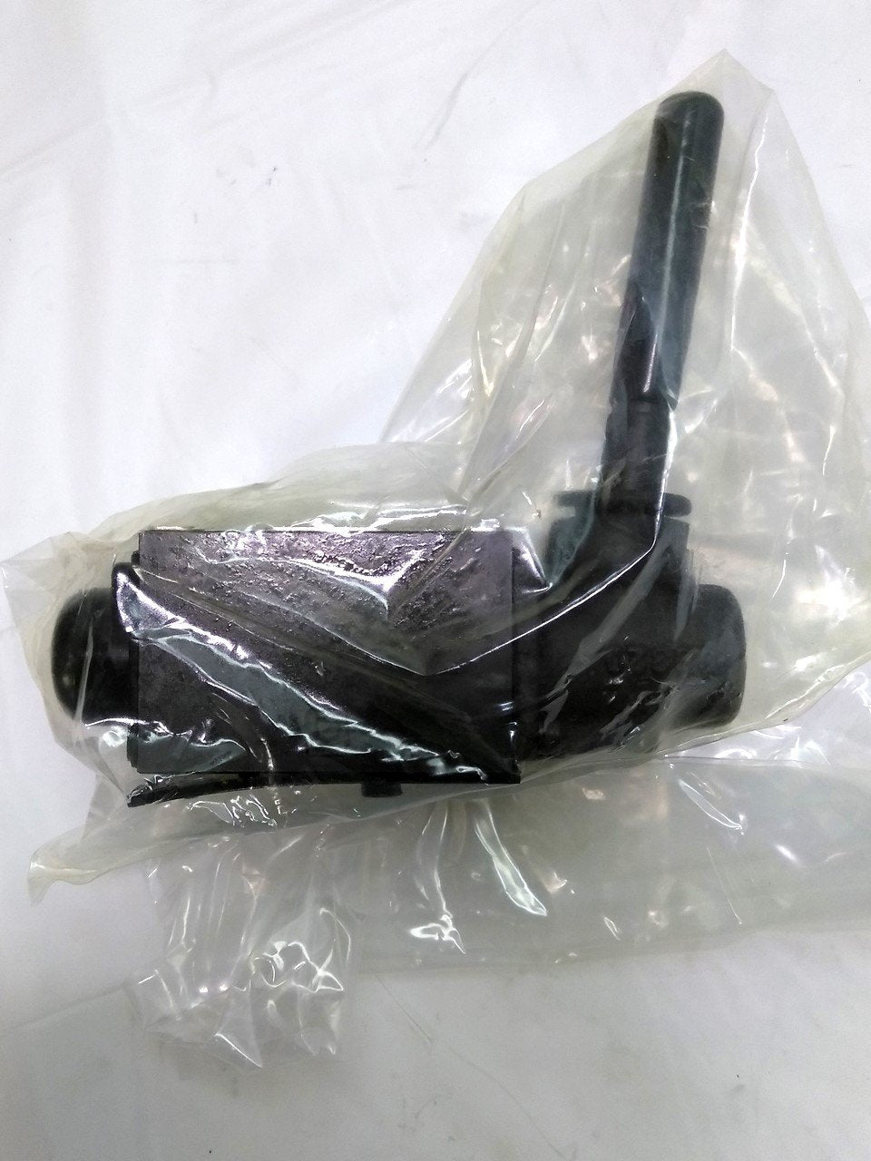 New Parker D1VL4NV Direct Operated Control Valve, CETOP 03, NFPA D03, 5000 PSI