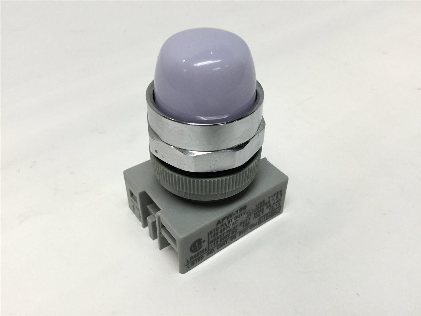 Used Idec Pilot Light Illuminated Indicator Panel Mount 24V LED (White) APW-199