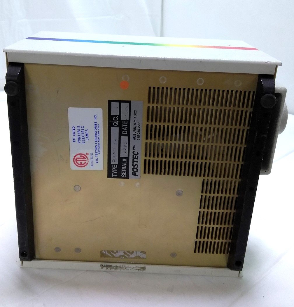 Used Leeds 8300.14 Fiber Optic Light Source, EKE Lamp, 150W, 115-120 VAC 3A 60Hz