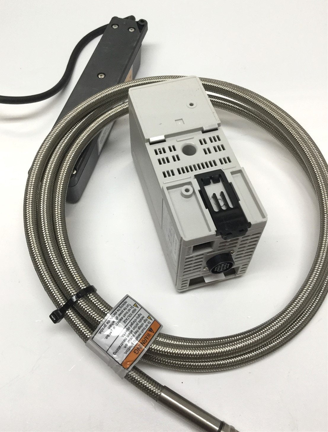 Used Keyence SJ-M201 Static Eliminator Controller w/ SJ-M021G Spot Type Ionizer 2m