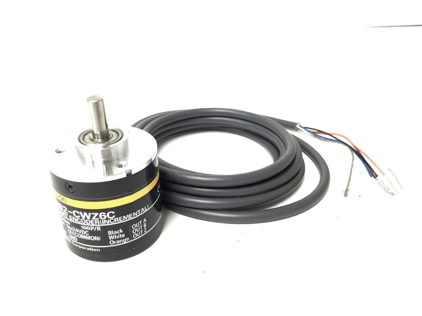 New Omron E6B2-CWZ6C Incremental Rotary Encoder, Shaft: 6mm, Voltage: 5-24VDC