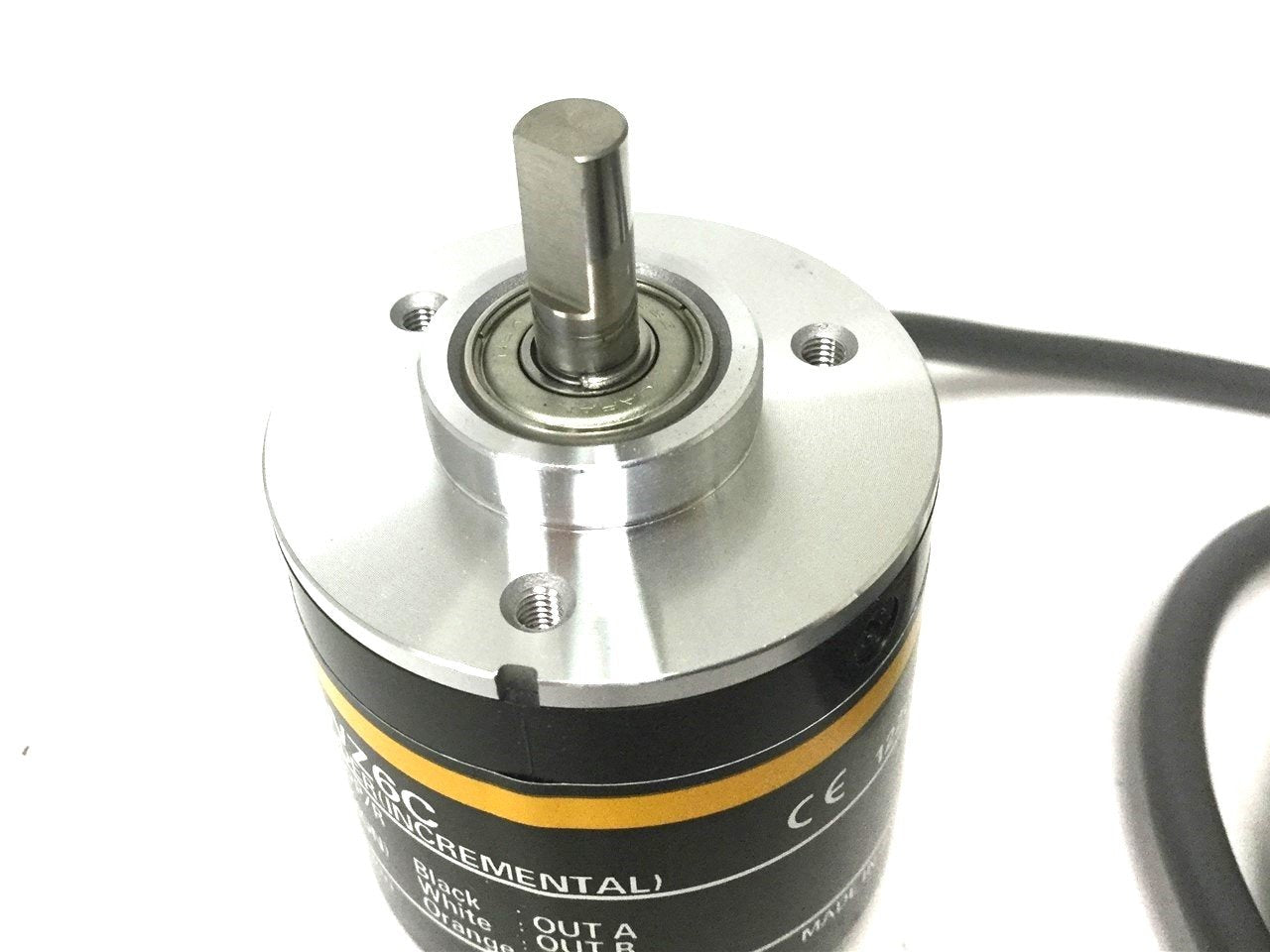 New Omron E6B2-CWZ6C Incremental Rotary Encoder, Shaft: 6mm, Voltage: 5-24VDC
