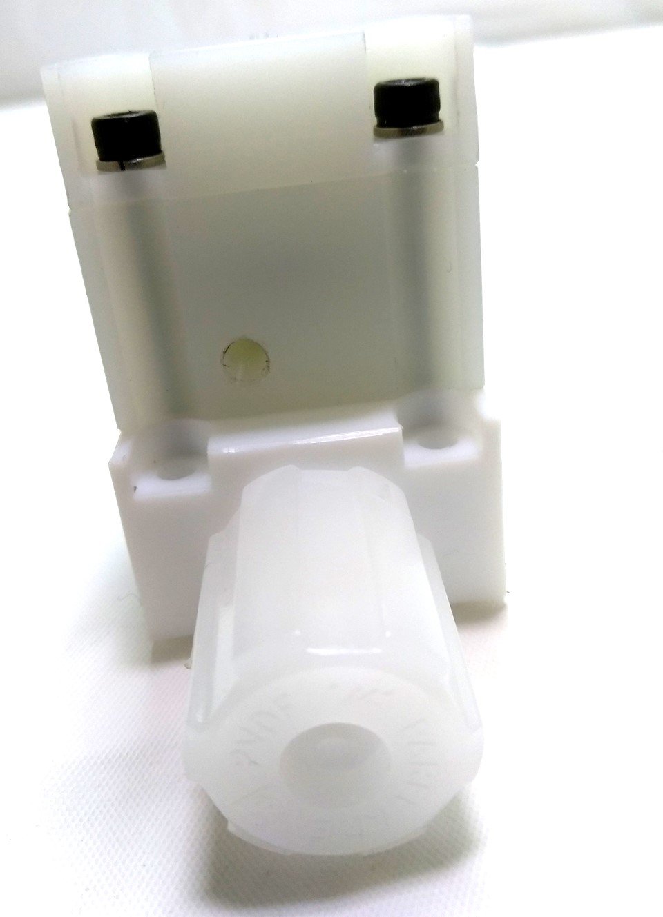 New Parker PV-2-6124-30-02 2-Way AOV Manifold, 1/4" Parflare, 10-32 Threads