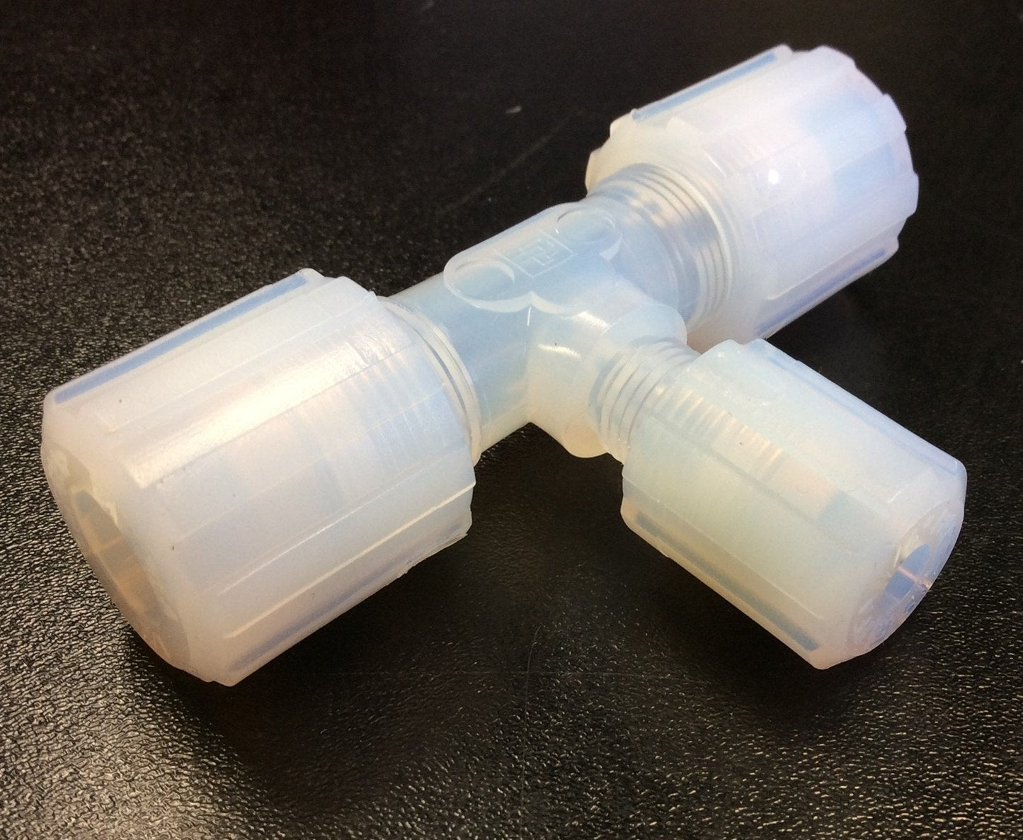 Used Parker GTCR-884 Pargrip Tee Connector Reducer, 1/2" x 1/4" x 1/2" Tube Size, PFA