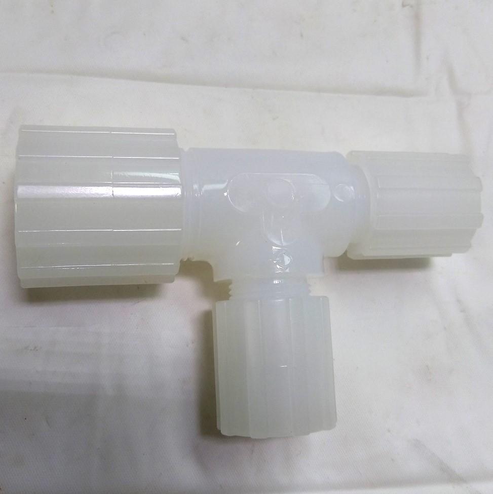 New – Open box Entegris UT12-8-8FN-1 Flaretek Tee Connector, 3/4", 1/2", 1/2", PFA
