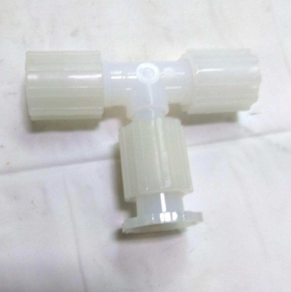Used Entegris UT8-8T-8FN-1 Tee Adapter Flaretek 1/2" SpaceSaver 1/2" Flaretek 1/2"