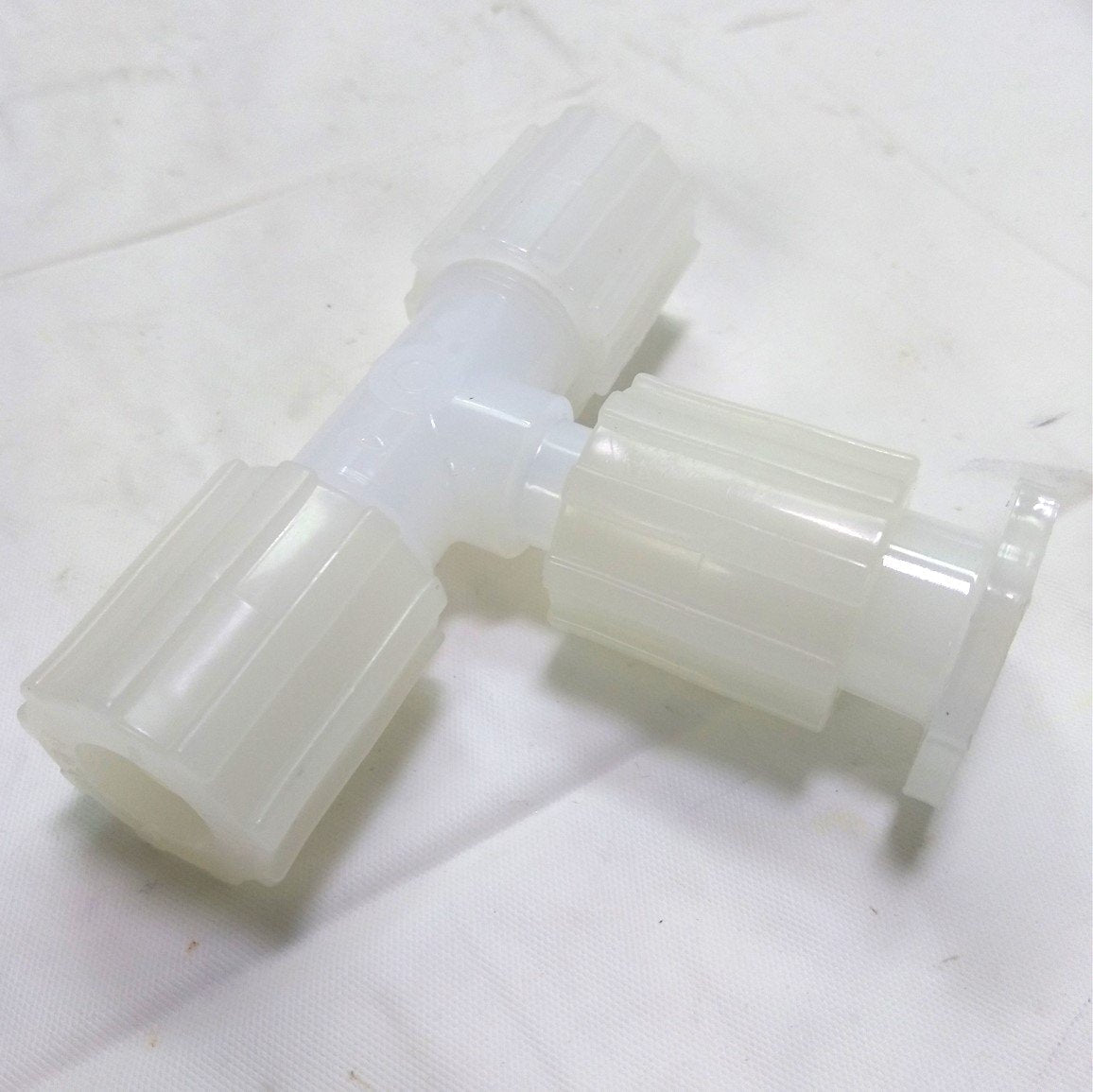 Used Entegris UT8-8T-8FN-1 Tee Adapter Flaretek 1/2" SpaceSaver 1/2" Flaretek 1/2"