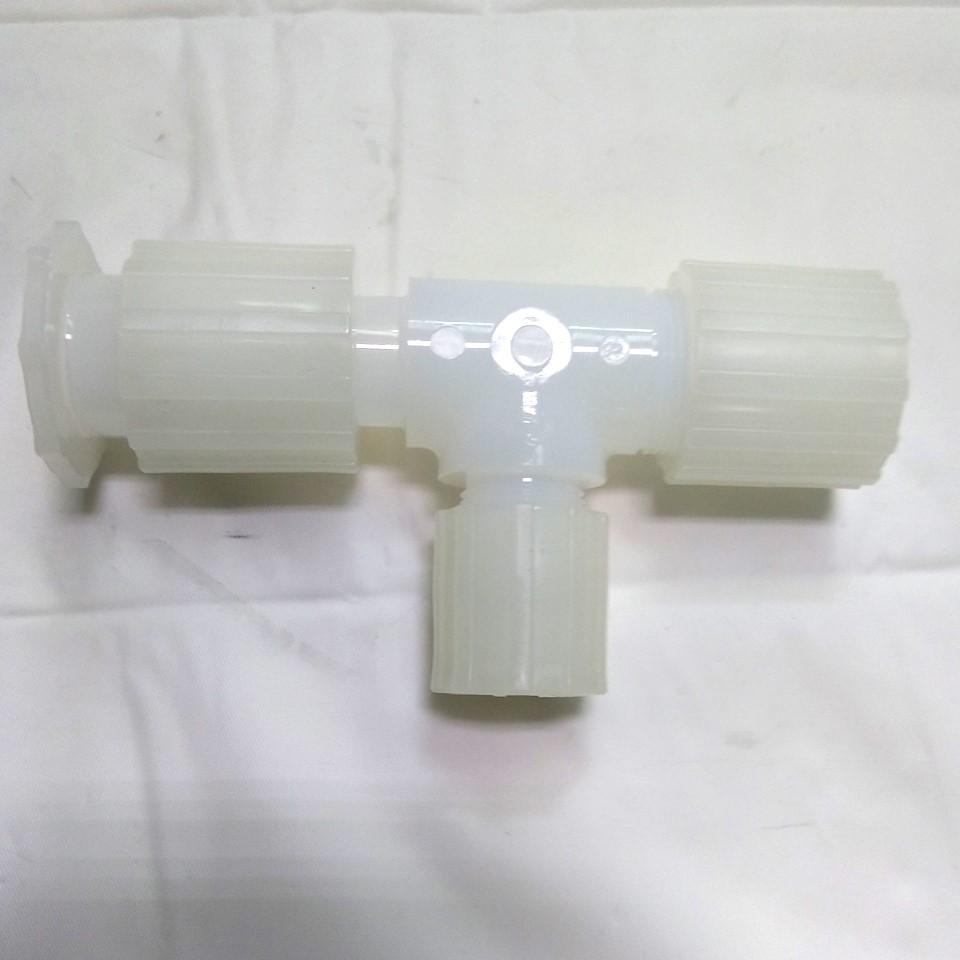 Used Entegris UT12-8-12TFN-1 Tee Adapter SpaceSaver 3/4" Flaretek 1/2" Flaretek 3/4"