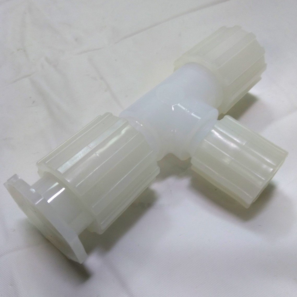 Used Entegris UT12-8-12TFN-1 Tee Adapter SpaceSaver 3/4" Flaretek 1/2" Flaretek 3/4"