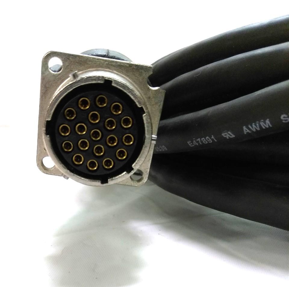 Used Flex-Cable FC-UXFDAFMP-S-E032 Motor Feedback Cable, D-Sub Mnt Flange TNM 19, 32'