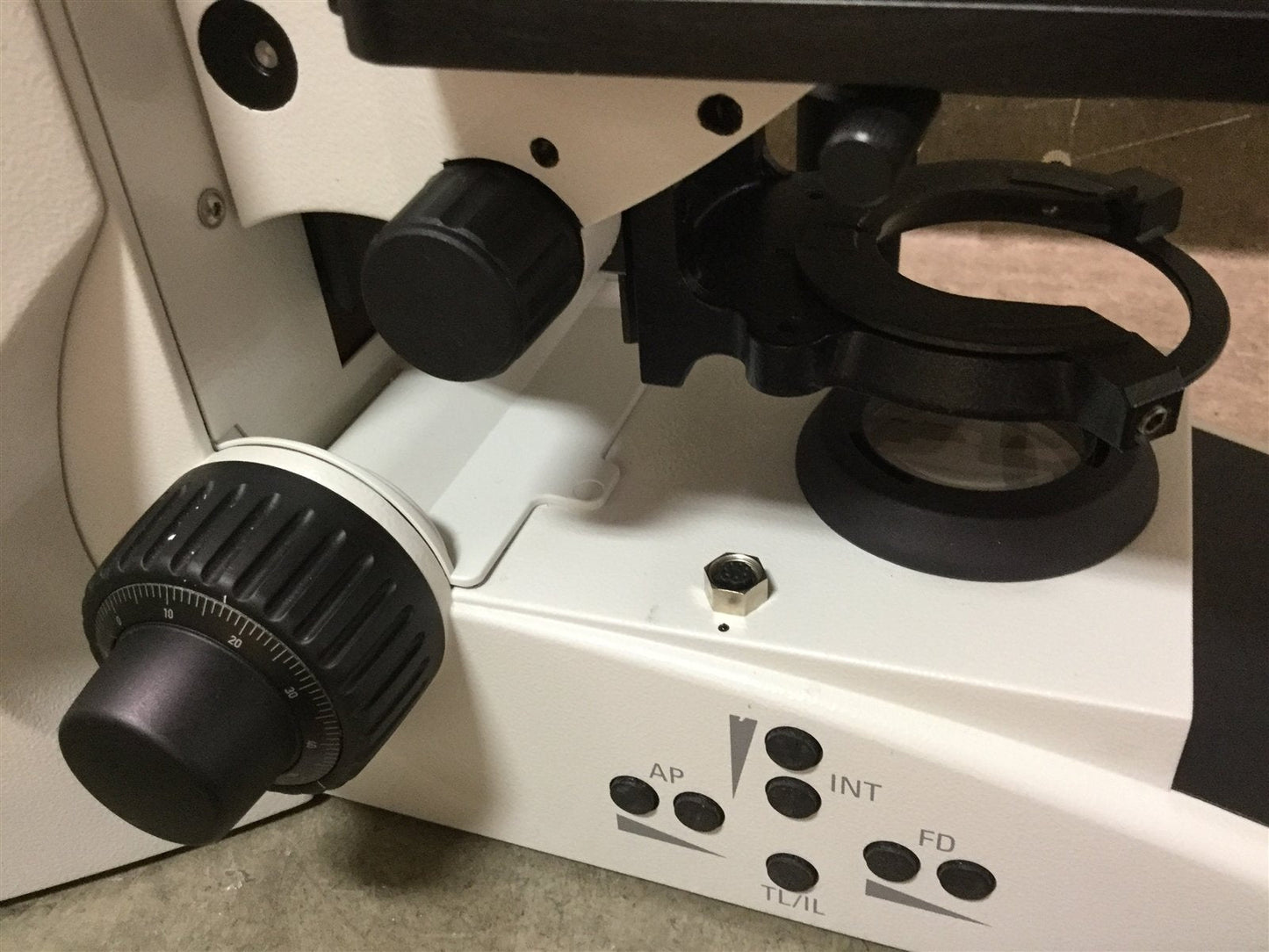 Used Leica DM4000M Microscope, With DFC490 Camera, Voltage: 90-250VAC 50-60Hz