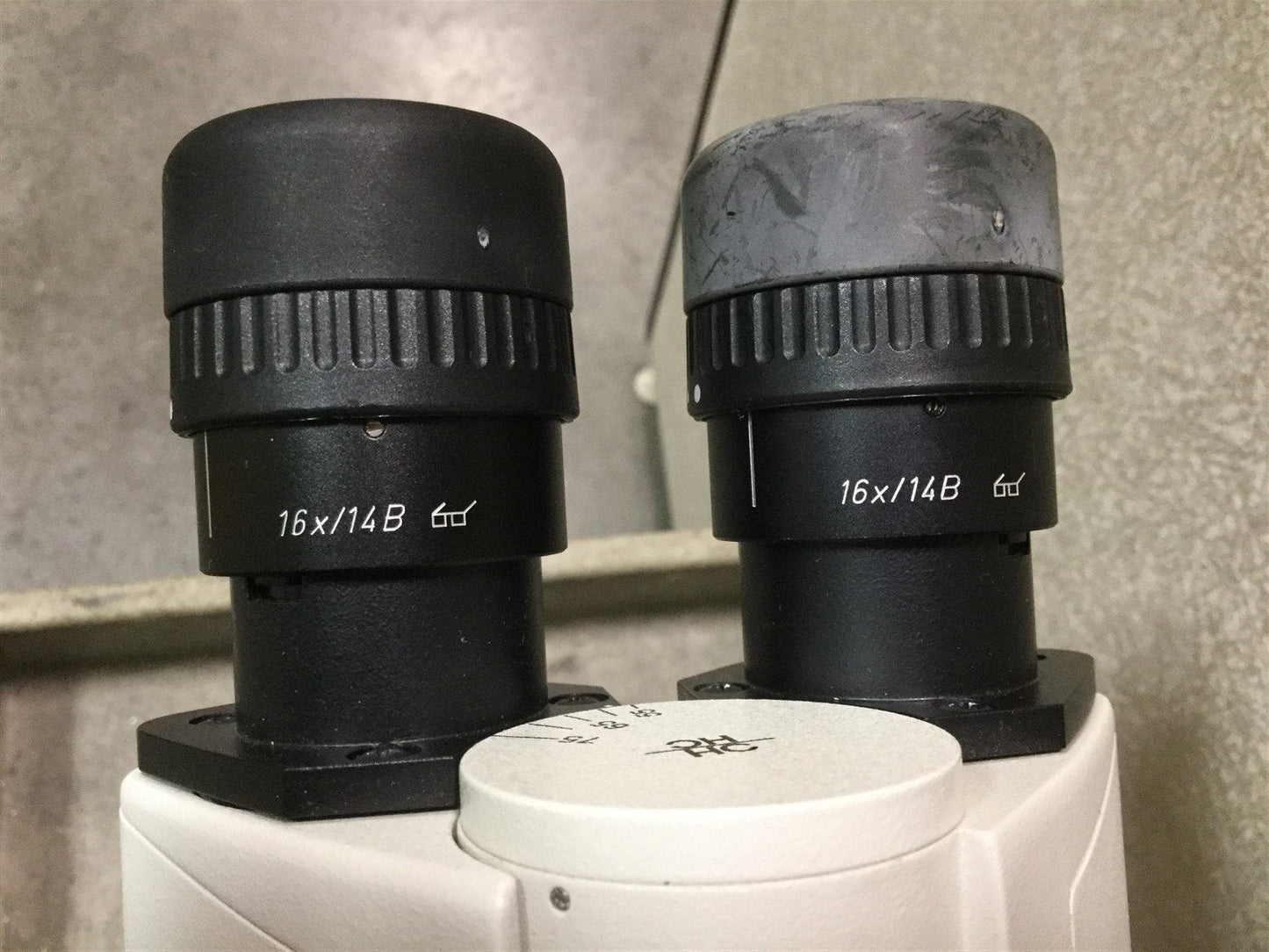 Used Leica DM4000M Microscope, With DFC490 Camera, Voltage: 90-250VAC 50-60Hz