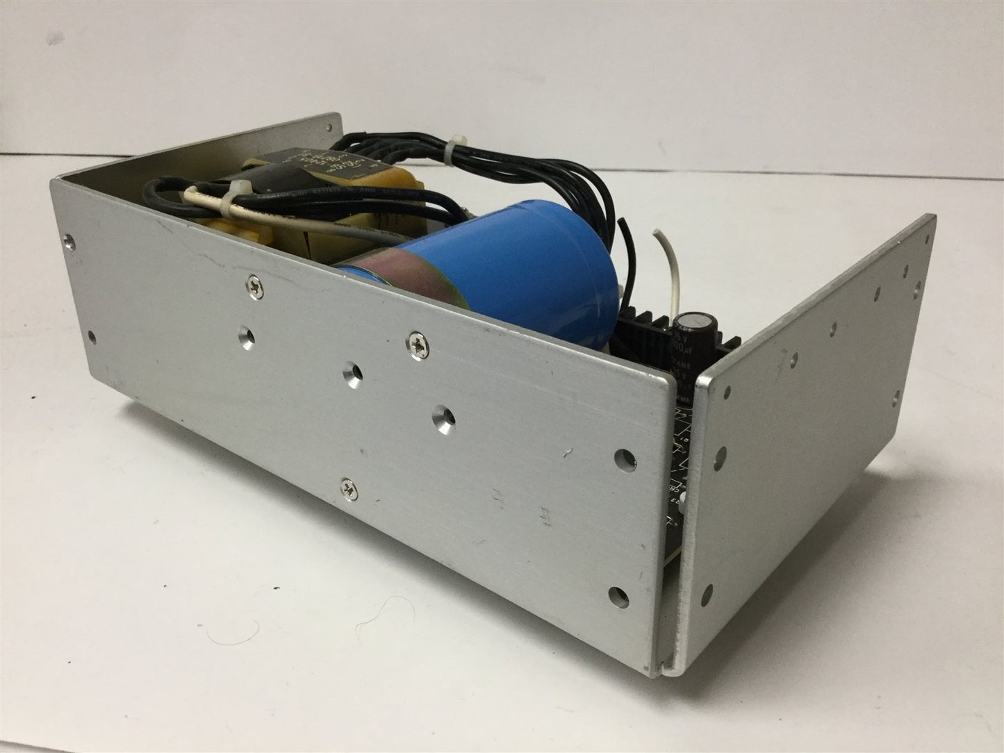 Used Sola SLS-24-048T Power Supply, Input: 100/120/220/230/240VAC, Output: 24VDC 4.8A