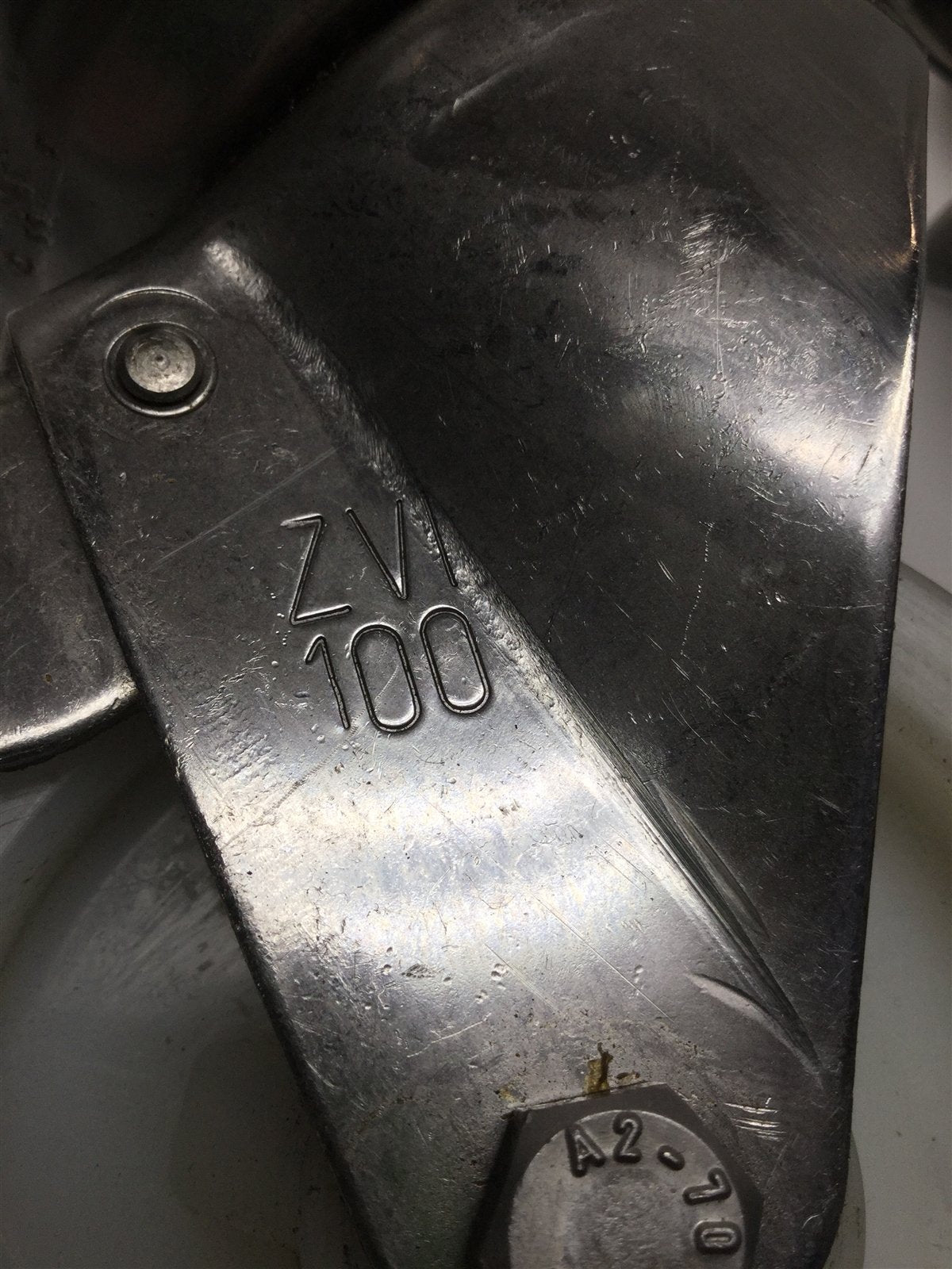 Used Lot of 4 Ruedas Alex ZVI-100 Monobloc Braking Swivel Casters Wheels, 100mm Dia