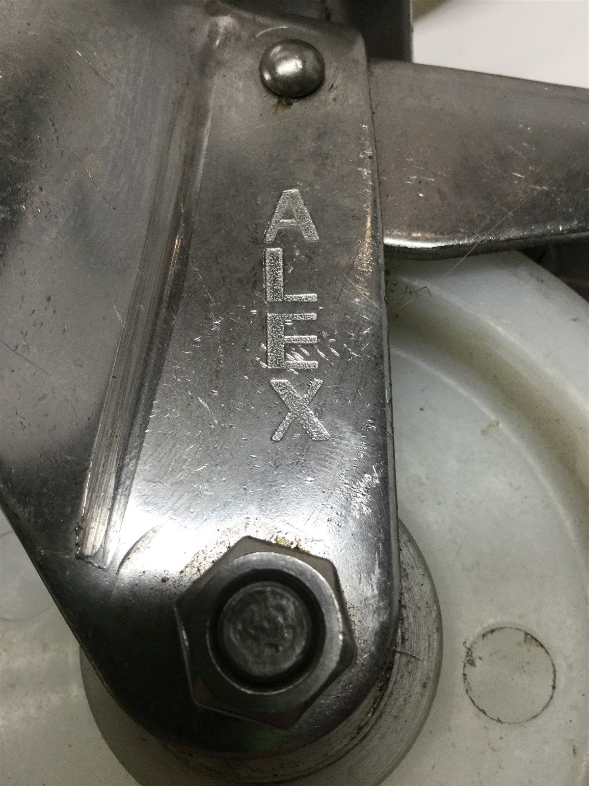 Used Lot of 4 Ruedas Alex ZVI-100 Monobloc Braking Swivel Casters Wheels, 100mm Dia
